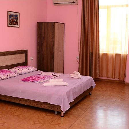 יירבאן Villa Rosa מראה חיצוני תמונה