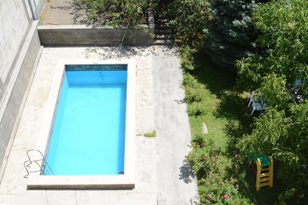 יירבאן Villa Rosa מראה חיצוני תמונה